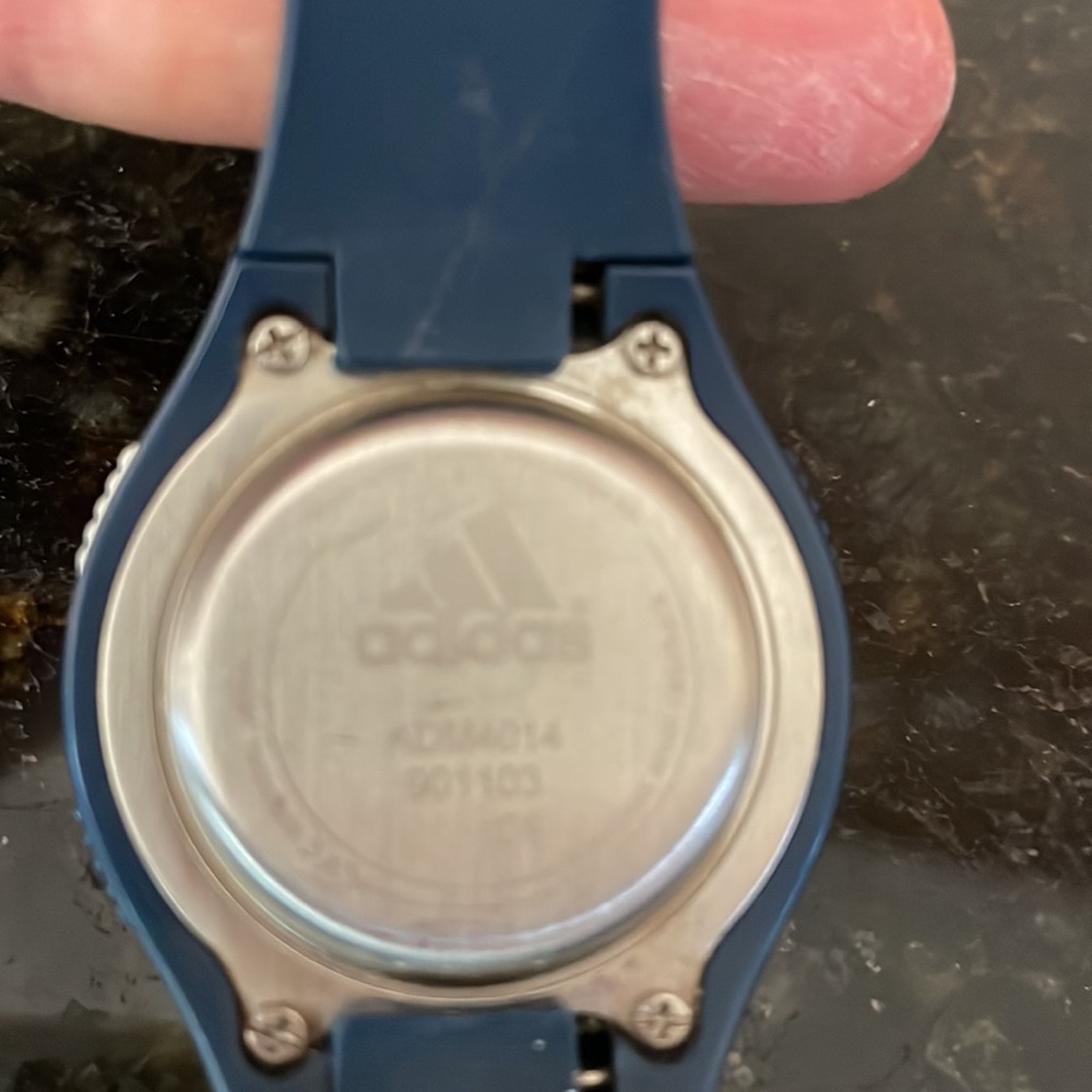 Youth adidas watch - Picture 2 of 6